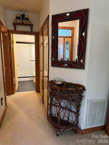 10 Stoney Falls Loop 304, Burnsville, NC 28714
