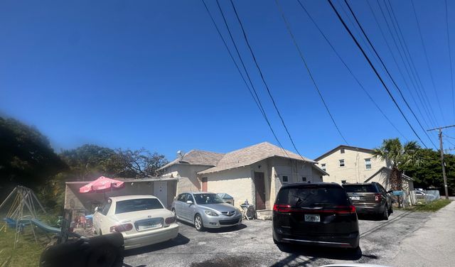 3621 Morton Avenue, West Palm Beach, FL 33405