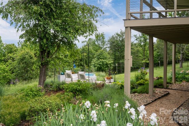 56 Donna Lane, Alexander, NC 28701