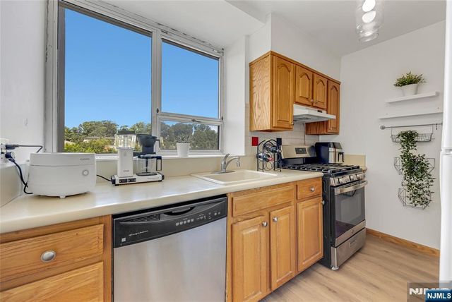 4 Horizon Road 631, Fort Lee, NJ 07024