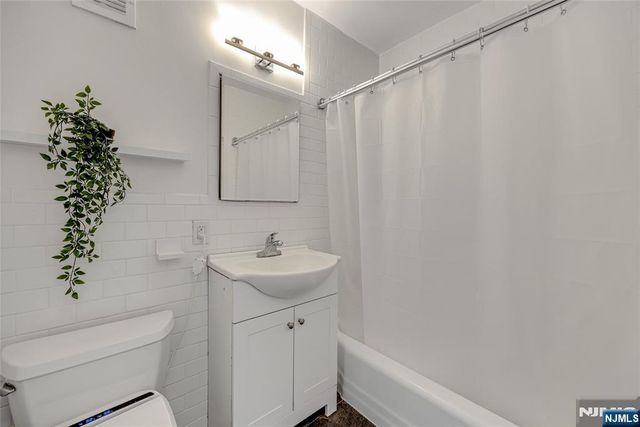 4 Horizon Road 631, Fort Lee, NJ 07024