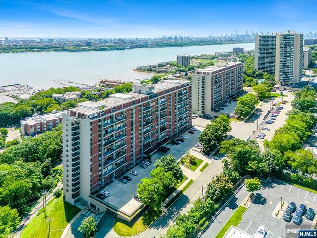 4 Horizon Road 631, Fort Lee, NJ 07024