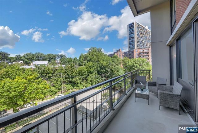 4 Horizon Road 631, Fort Lee, NJ 07024