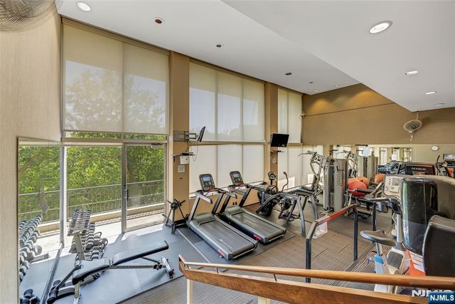 4 Horizon Road 631, Fort Lee, NJ 07024