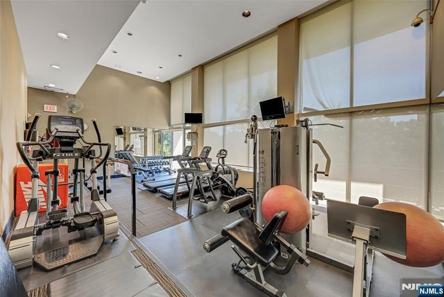 4 Horizon Road 631, Fort Lee, NJ 07024