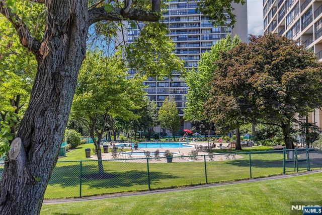 4 Horizon Road 631, Fort Lee, NJ 07024