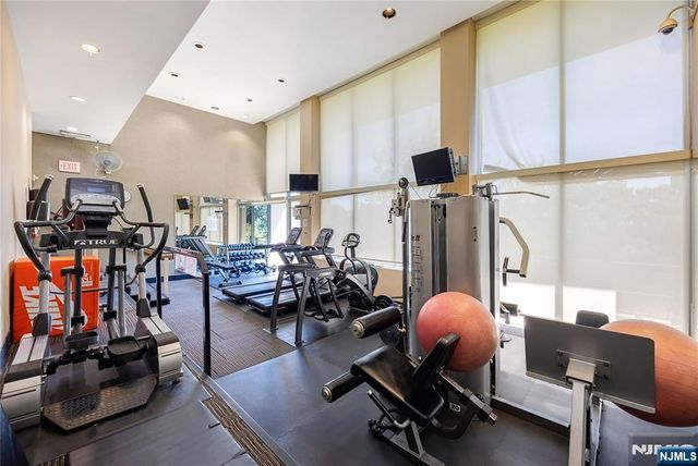 4 Horizon Road 631, Fort Lee, NJ 07024