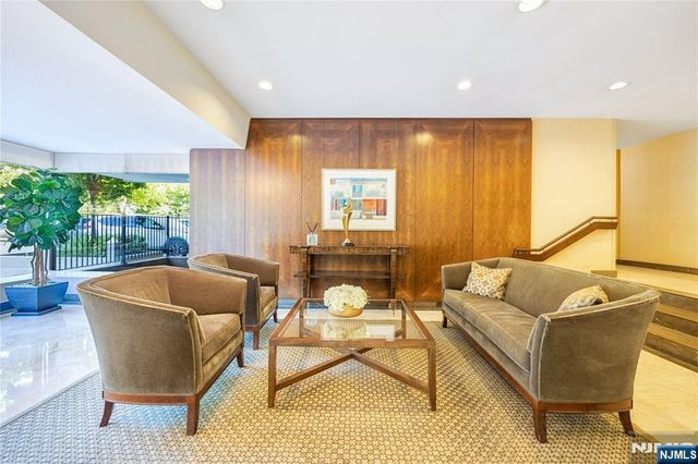 4 Horizon Road 631, Fort Lee, NJ 07024