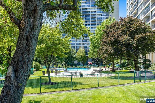 4 Horizon Road 631, Fort Lee, NJ 07024
