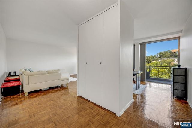 4 Horizon Road 631, Fort Lee, NJ 07024