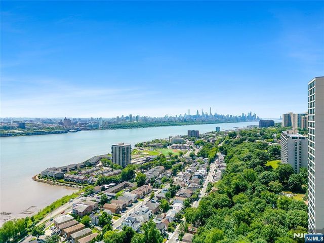4 Horizon Road 631, Fort Lee, NJ 07024