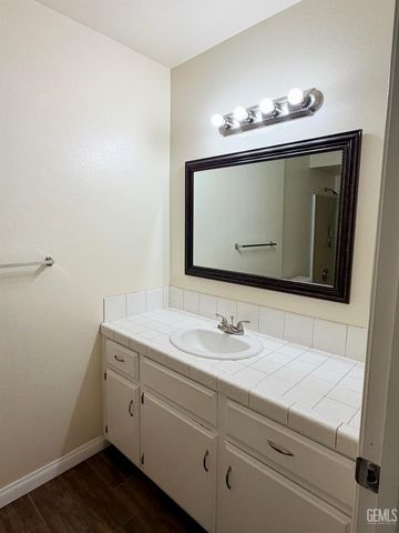 1012 Orangewood Street, Bakersfield, CA 93306