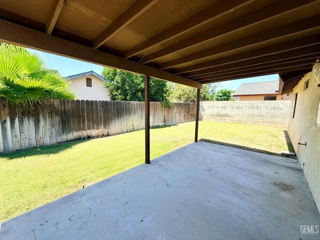 1012 Orangewood Street, Bakersfield, CA 93306