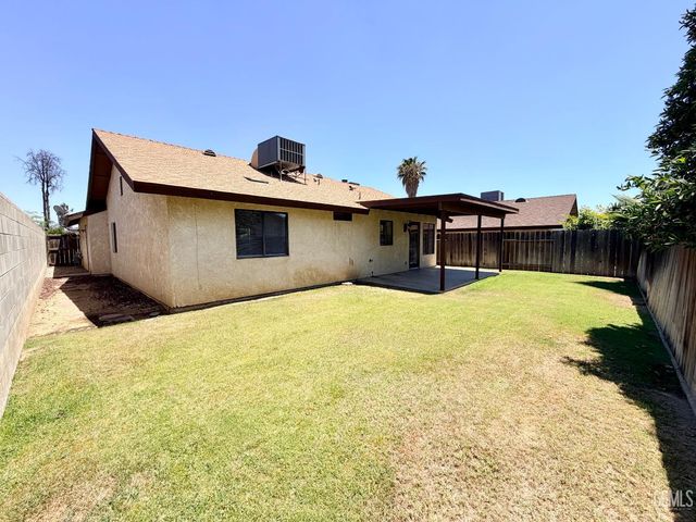 1012 Orangewood Street, Bakersfield, CA 93306