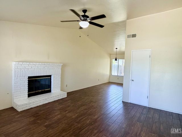1012 Orangewood Street, Bakersfield, CA 93306