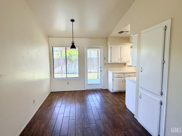 1012 Orangewood Street, Bakersfield, CA 93306