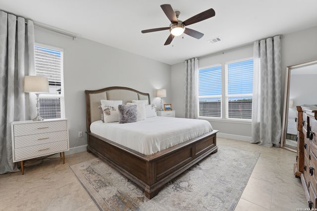 1515 Foxglove Dr, Lockhart, TX 78644