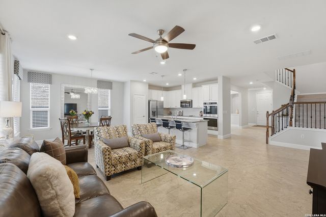 1515 Foxglove Dr, Lockhart, TX 78644