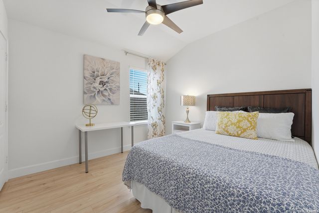 1515 Foxglove Dr, Lockhart, TX 78644