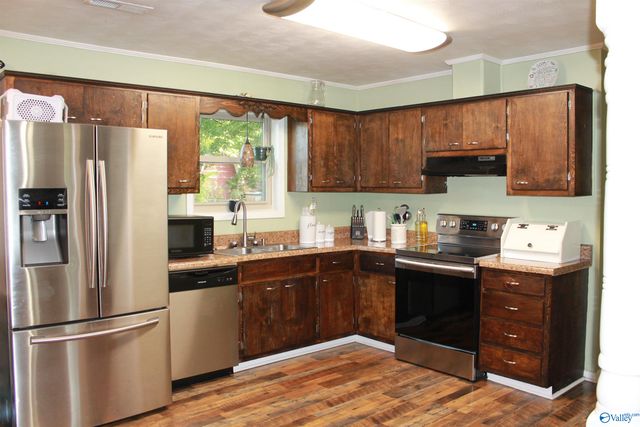 1604 Woodmont Street SW, Hartselle, AL 35640
