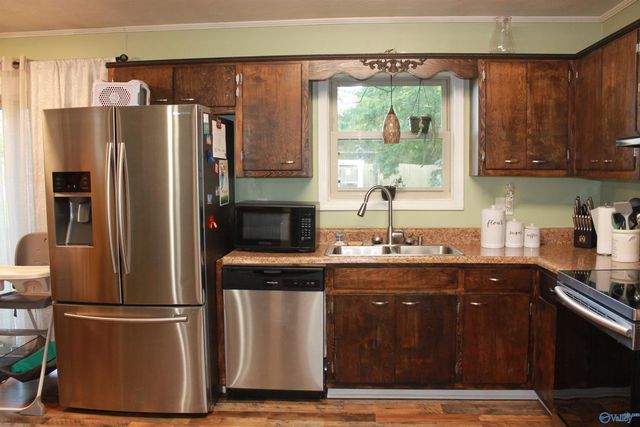 1604 Woodmont Street SW, Hartselle, AL 35640