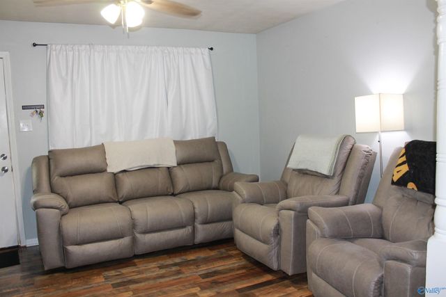 1604 Woodmont Street SW, Hartselle, AL 35640