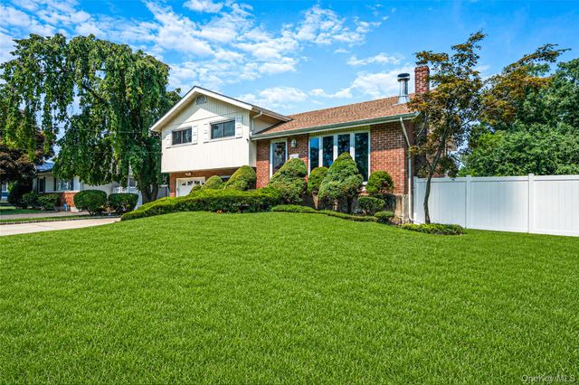 41 Orchard Street, Farmingdale, NY 11735