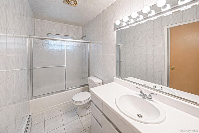 41 Orchard Street, Farmingdale, NY 11735