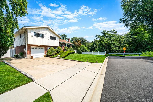 41 Orchard Street, Farmingdale, NY 11735