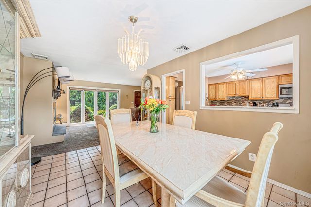 41 Orchard Street, Farmingdale, NY 11735