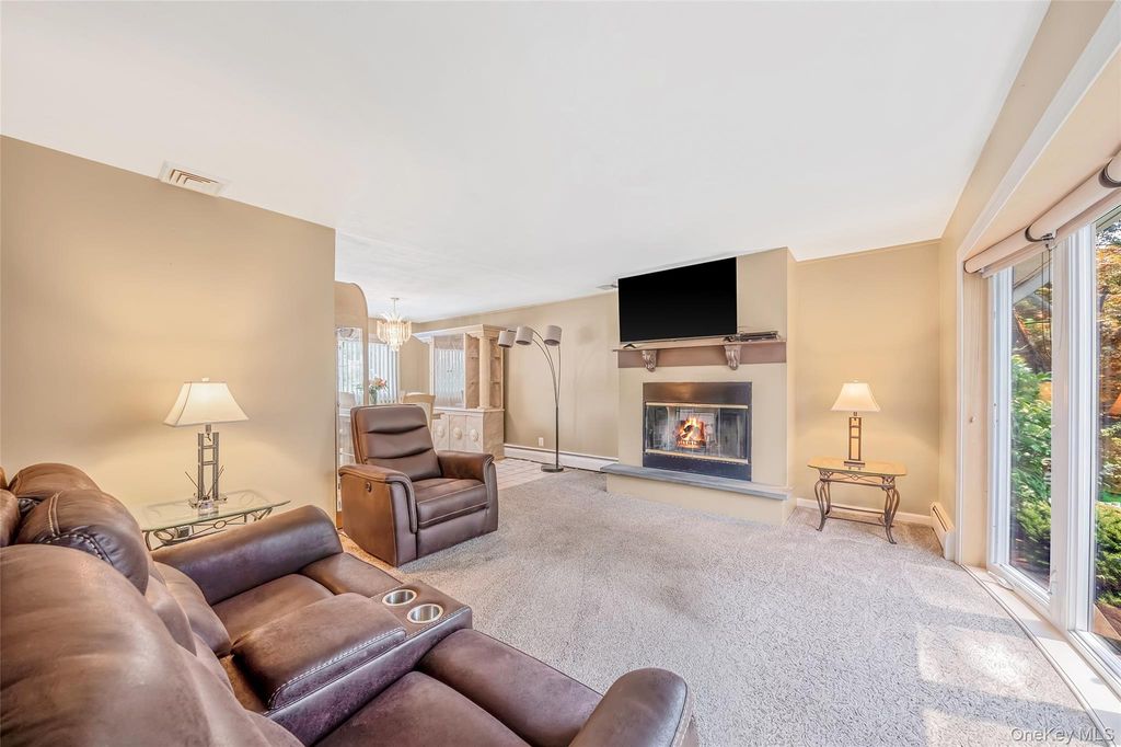 41 Orchard Street, Farmingdale, NY 11735 — photo 4