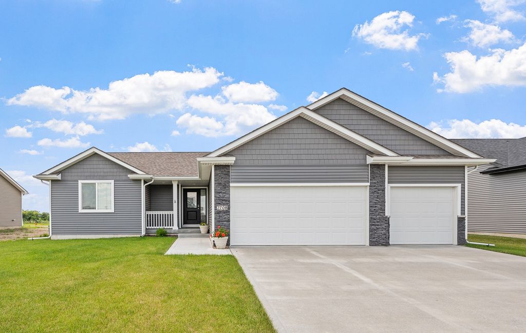 2708 NW Boulder Point Place, Ankeny, IA 50023