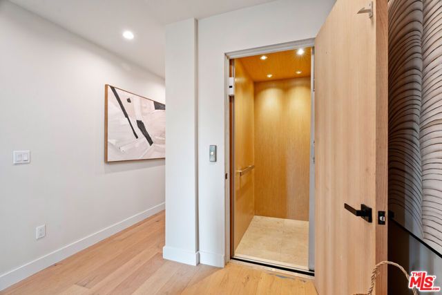 11651 Missouri Avenue, Los Angeles, CA 90025