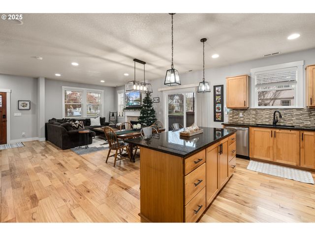 10592 Nw 289TH Ave, North Plains, OR 97133