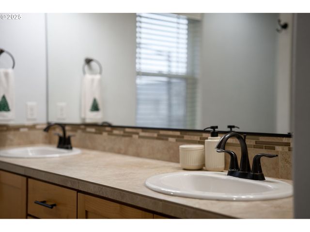 10592 Nw 289TH Ave, North Plains, OR 97133