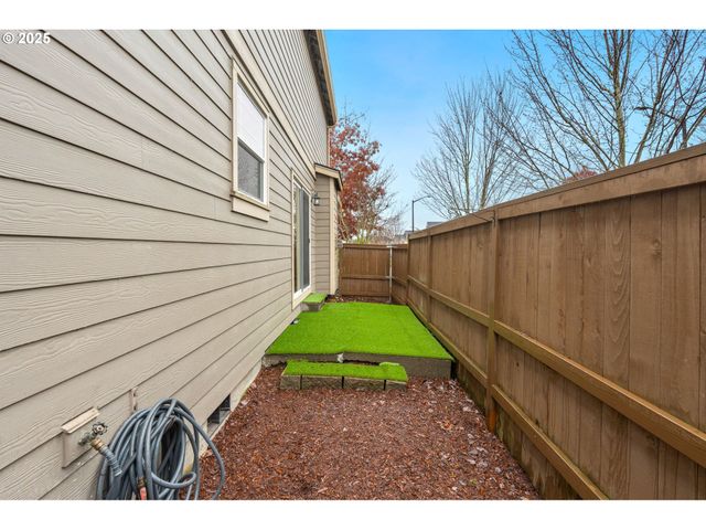 10592 Nw 289TH Ave, North Plains, OR 97133