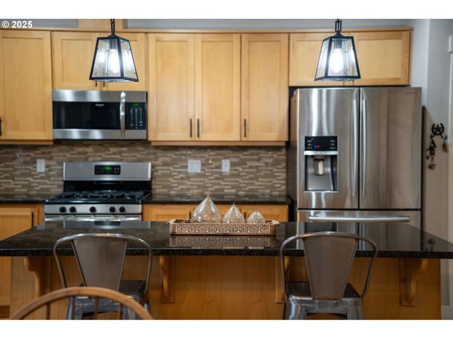 10592 Nw 289TH Ave, North Plains, OR 97133