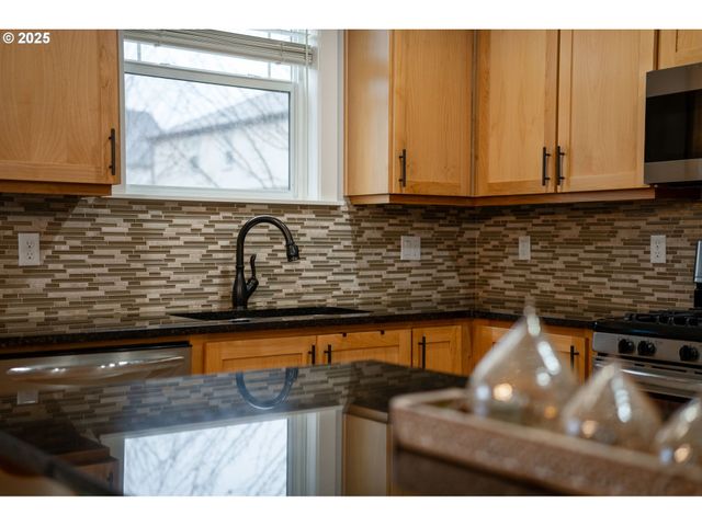 10592 Nw 289TH Ave, North Plains, OR 97133