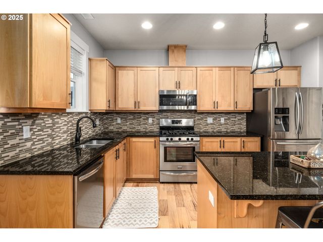 10592 Nw 289TH Ave, North Plains, OR 97133