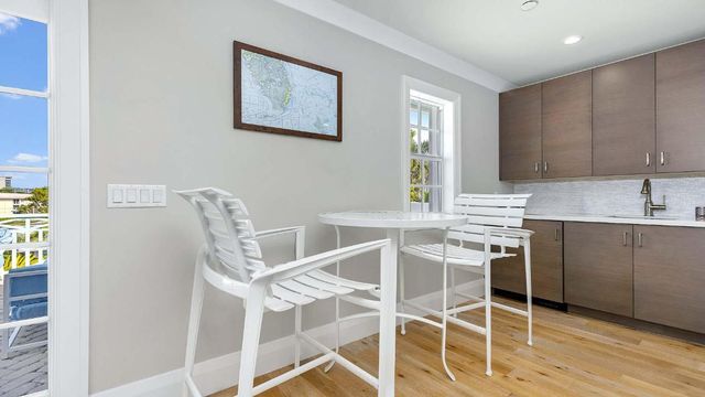 1011 Ingraham Avenue B, Delray Beach, FL 33483