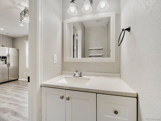 7874 S Kittredge Cir, Englewood, CO 80112