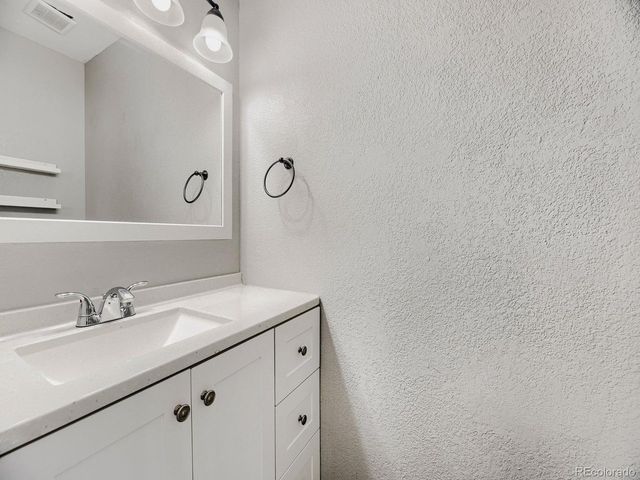 7874 S Kittredge Cir, Englewood, CO 80112
