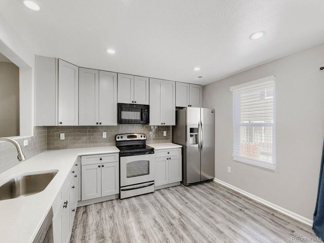 7874 S Kittredge Cir, Englewood, CO 80112