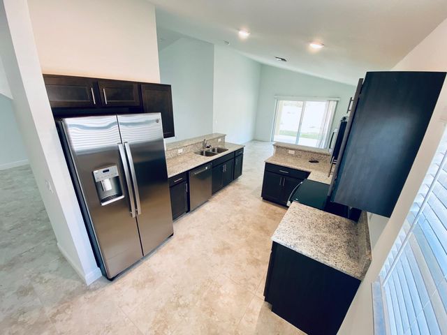 9720 Apollo Avenue, Fort Pierce, FL 34945