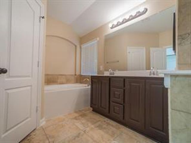 215 Lighthouse Bay Lane, Dickinson, TX 77539