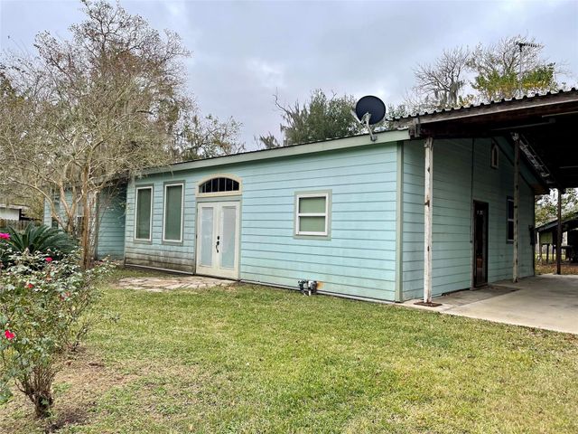 2327 County Road 348, Brazoria, TX 77422