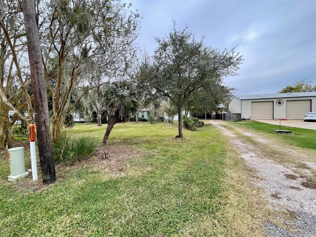 2327 County Road 348, Brazoria, TX 77422