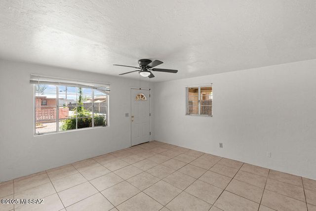 2135 N Columbus Boulevard, Tucson, AZ 85712