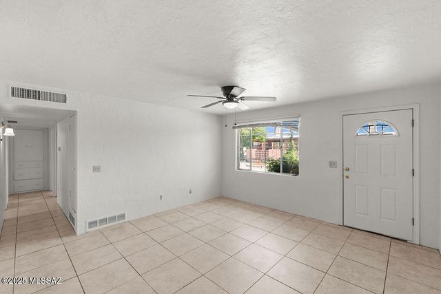 2135 N Columbus Boulevard, Tucson, AZ 85712