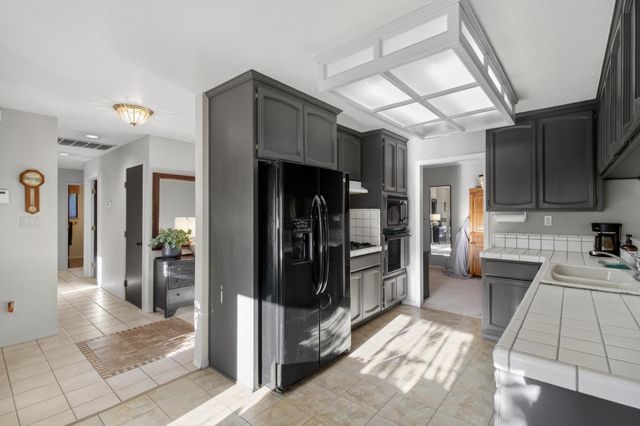 6042 Landis Ave, Carmichael, CA 95608
